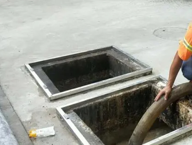 长征镇化粪池清理