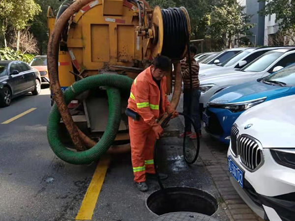 长征镇排污管道清淤