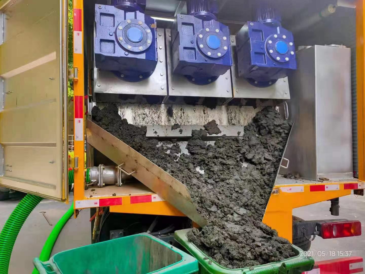 长征镇化粪池清掏城市维护站-泥浆净化干湿分离处理