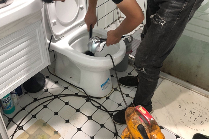 长征镇马桶堵塞自己疏通还是找师傅?专业上门服务让你省时更省心